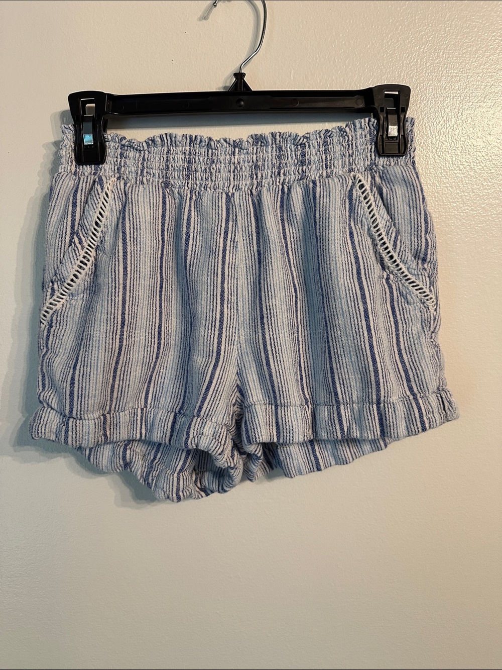 Briggs New York Blue and White Striped Shorts size Small